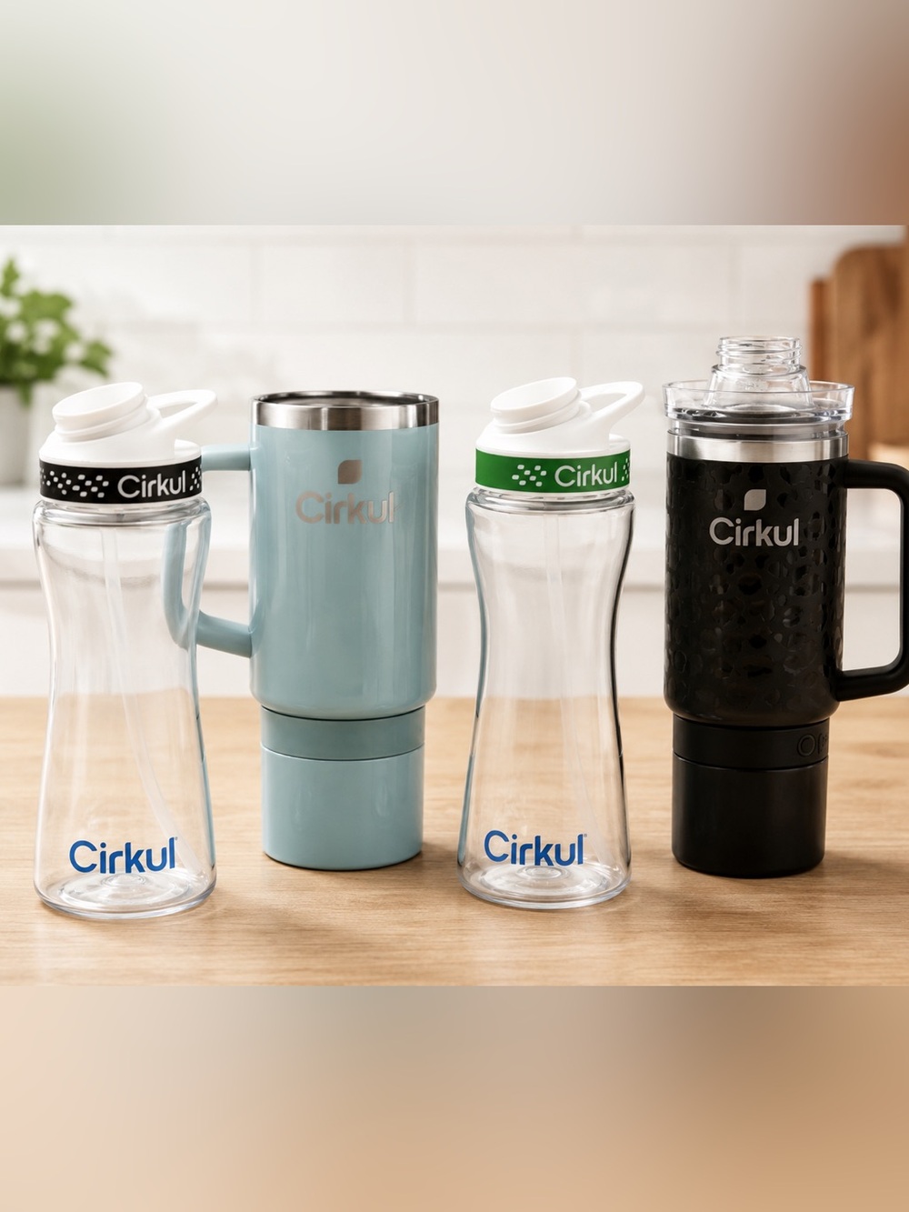 Lot of 4 Cirkul Travel Tumblers & Clear bottles